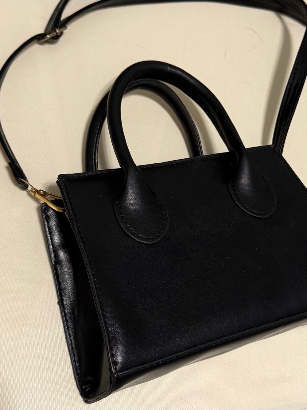 Trendy Square Mini Handbag with Minimalist Top Handle and a Crossbody Strap